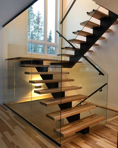 30 Floating Staircase Ideas for a Modern Home Aesthetic | Design Inspiration - placeideal.com Stair Tower Design, Floating Stairs Modern, Stair Railing Makeover, Modern Stair Railing, Staircase Design Modern, Stairs Design Interior, Escalier Design, Glass Stairs, Stair Railing Design