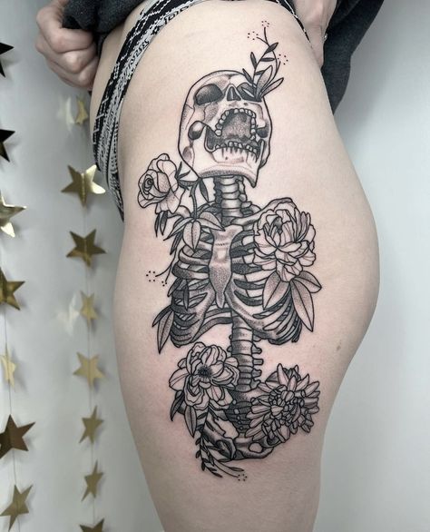 Floral Skull Tattoos, Feminine Skull Tattoos, Unique Half Sleeve Tattoos, Skeleton Tattoo, Torso Tattoos, Tattoos For Women Half Sleeve, Skeleton Tattoos, Floral Tattoo Sleeve, Side Tattoos