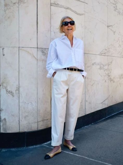 Coastal Grandmother Is The 2022 Fashion Trend For Everyone: Here's How To Get It - Emily Henderson Coastal Grandmother Style Clothing, Coastal Grandmother Style Outfits, Costal Grandmother Outfit, Coastal Grandmother Outfits Summer, Coastal Grandma Fashion, Coastal Grandmother Fashion, Coastal Grandmother Aesthetic Outfits, Coastal Chic Outfit, Coastal Grandma Outfits