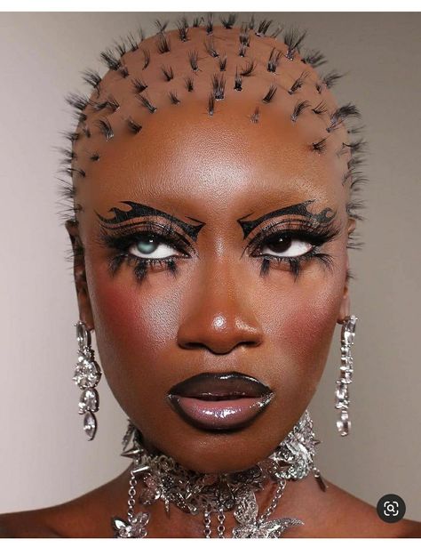 Punk Rock Makeup, Big Makeup, Rock Makeup, Vogue Photography, Makeup Creative, Drag Make-up, Rave Babe, High Fashion Makeup, Black Girls With Tattoos