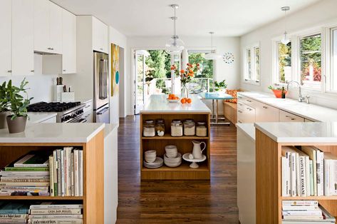 1950s Ranch house renovation in Oregon offers delightful new layout Contemporary Kitchen Designs, Bamboo Kitchen Cabinets, Jessica Helgerson, Ranch House Remodel, Ranch Kitchen, House Renovation Projects, Decor Ikea, Retro Renovation, Contemporary Kitchen Design