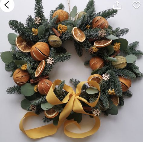 Citrus Decorations, Festival Flower Crown, Wreath Leaf, Natural Christmas Wreaths, Navidad Natural, Christmas Door Wreath, Christmas Lamp, Yellow Bow, Beautiful Christmas Decorations