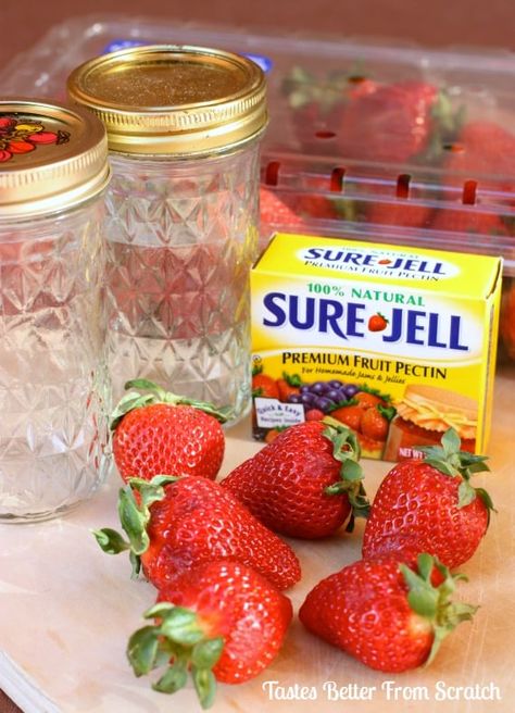 Easy Strawberry Jam, Strawberry Freezer Jam, Freezer Jam Recipes, Strawberry Jam Recipe, Homemade Strawberry Jam, Homemade Jelly, Freezer Jam, Creative Juice, Strawberry Jelly