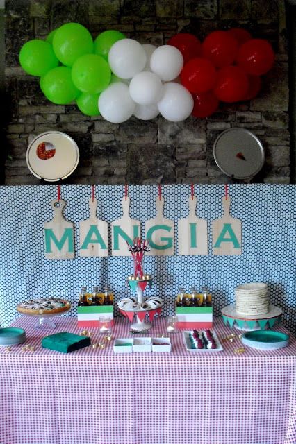 Who Has More Fun Than Us?: Little Italy Party-The Details Italy Theme Party, Little Italy Party, Italian Party Decorations, Italian Dinner Party Decorations, Italy Party, Italian Themed Parties, Italian Dinner Party, Italian Party, Italian Theme