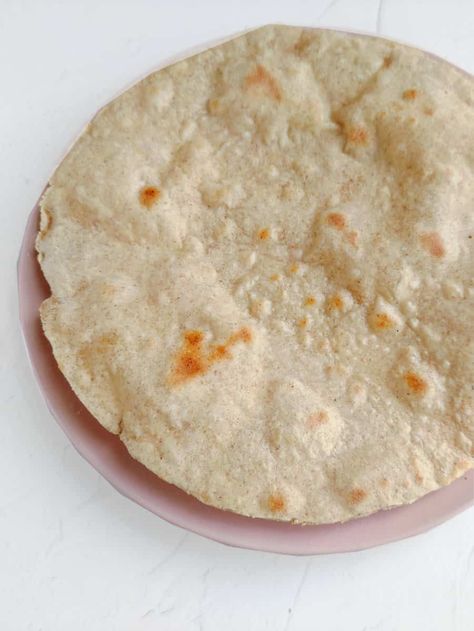 If you're looking for a healthier way to enjoy tacos and burritos, try making your own tortillas at home. Whole wheat tortillas are a great alternative to store-bought varieties, and they're easy to make with just a few ingredients. Why you will love this recipe Making your own whole wheat tortillas is a great way to control the ingredients and quality. Wheat Tortilla Wraps, Sizzling Recipe, Oat Bread, Gluten Free Wraps, Wheat Tortillas, Whole Wheat Tortillas, Burritos Recipe, Tacos And Burritos, Gluten Free Flour Blend