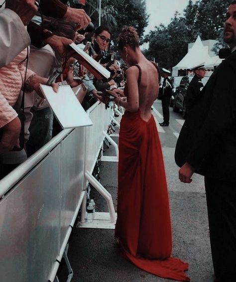 Famous Singer Aesthetic, Red Carpet Aesthetic, Future Mood, Singer Aesthetic, Actress Career, Hollywood Aesthetic, Famous Lifestyle, Billionaire Life, Music Girl