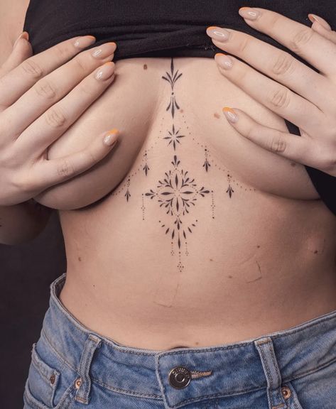 Maching Tattoos, Artsy Tattoos, Floral Tattoo Shoulder, Small Pretty Tattoos, Chest Tattoos For Women, Spine Tattoos For Women, Sternum Tattoo, Best Sleeve Tattoos, Spine Tattoos