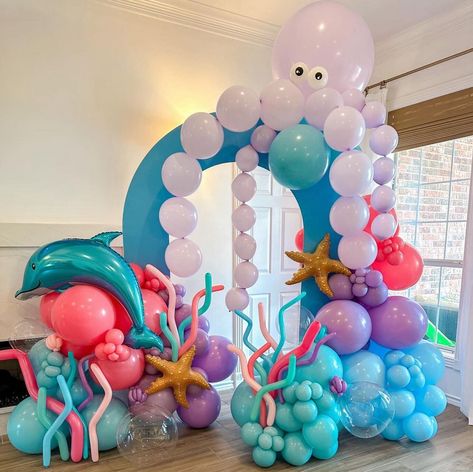 Under the sea first birthday theme and balloon decorations Under The Sea Party Balloons, Birthday Decorations Sea Theme, Under The Water Birthday Theme, Under The Sea Second Birthday Party, Balloon Under The Sea, Oneder The Sea First Birthday, 4 Yrs Old Boy Birthday Party Ideas, Under The Sea Bday Party, 2 The Sea Birthday