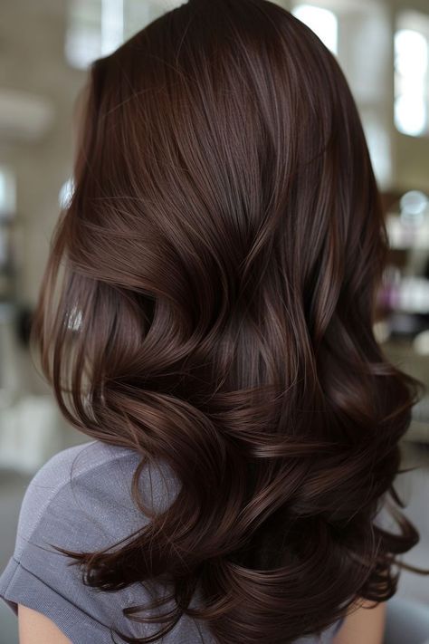 Milk Chocolate Hair, Milk Chocolate Brown Hair, Dark Chestnut Hair, Global Hair Color, Pelo Chocolate, Coffee Brown Hair, Hair Color For Brown Skin, Pelo Cafe, Bob Hair Color