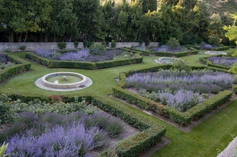 French Garden Design, Parterre Garden, Boxwood Garden, Manor Garden, My French Country Home, French Country Home, French Country Garden, Potager Garden, Formal Garden