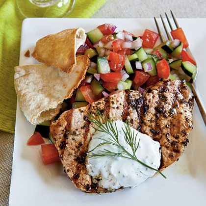 These Greek-style pork chops feature classic Mediterranean ingredients like garlic, oregano, yogurt, fresh dill, cucumber, and red onion.... Greek Pork, Healthy Pork Chop Recipes, Healthy Pork Chops, Meat And Veggies, Recipes Cheap, Healthy Pork, Healthy Recipes On A Budget, Cooking On A Budget, Pork Chop