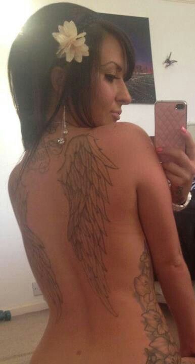 Wings Angel Wing Tattoo On Back Women, Big Wing Tattoo On Back, Wing Tattoo On Collar Bone, Shoulder Blade Wing Tattoo, Angle Wings Tattoo Women, Angel Wing Back Tattoo Women, Wings Back View, Wing Tattoo Designs For Women Back, Wing Tattoo Back