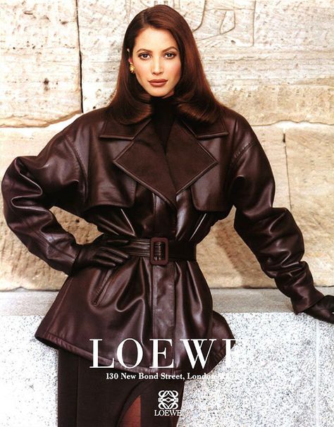 Loewe leather. Christy Turlington 90s, Mode Mantel, 90s Model, 90s Supermodels, 90s Models, Christy Turlington, Top Models, Leather Trench Coat, Sporty And Rich