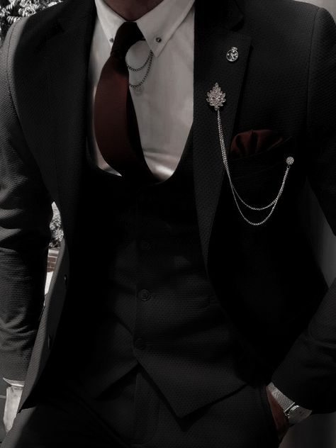 ℎ𝑒𝑎𝑣𝑒𝑛𝑠𝑐𝑥𝑛𝑡 Black Suit Red Tie Aesthetic, Heartless Hunter, Dnd Aesthetic, Royalty Design, Selection Series, Man In A Suit, Gentleman Aesthetic, Character Aesthetics, Classy Aesthetic