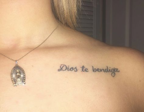 Memorial Tattoo Ideas, Mexican Tattoo, Cute Hand Tattoos, Pretty Hand Tattoos, Red Ink Tattoos, Pretty Tattoos For Women, Dope Tattoos For Women, Memorial Tattoo, Small Hand Tattoos