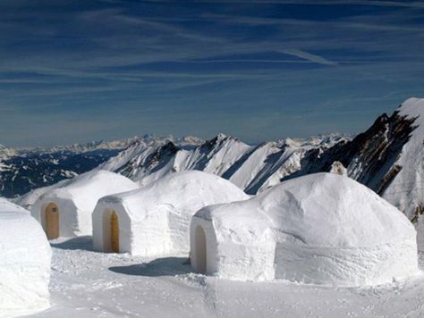 Igloos and Ice: the tiny houses of the Inuit Culture Igloo Village, Beautiful Small Homes, Tiny House Blog, Water Tribe, Ice Castles, Winter Szenen, Travel Alone, Aang, Avatar The Last Airbender