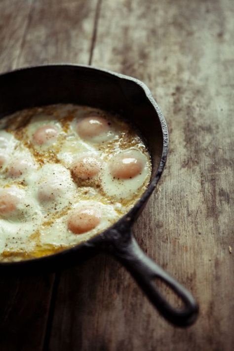 Country Breakfast, Farm Gate, Huevos Fritos, Cast Iron Cooking, Fried Egg, Frying, Farm Life, Food Styling, Skillet