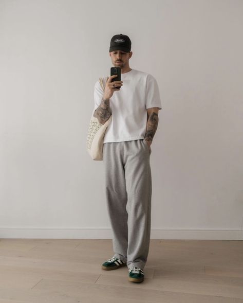 Minimal Outfit Men Summer, Airport Fits Men, Mens Airport Style, Minimalist Outfit Men, Ae Outfits, Daniel Simmons, Trousers Outfit Men, Bunny Outfits, Indie Outfits Summer