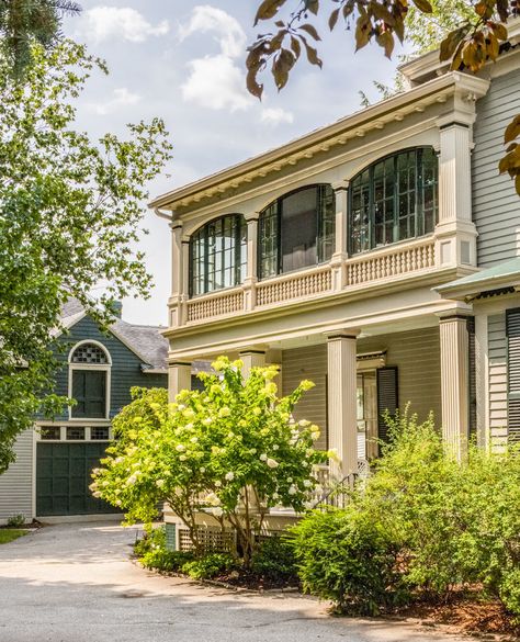 Second Story Overhang, Second Floor Screened In Porch, Second Floor Sunroom, 2nd Story Sunroom, Two Story Sunroom, Second Story Sunroom, Garage Sunroom, Screened Sunroom, Second Floor Porch