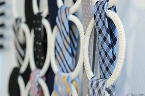 Easy and Helpful Tie Organizer Ideas | DIY Playbook Organizer Ideas Diy, Tie Organizer, Tie Holder, Tiny Closet, Tie Organization, Organizer Ideas, Diy Playbook, Boys Ties, Utila