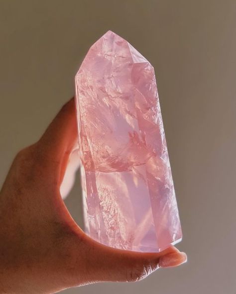 Aesthetic Crystals, Rose Quartz Tower, Lady Aphrodite, Beyond Grateful, Crystal Towers, Art Journal Cover, Crystal Aesthetic, Rosé Aesthetic, Pretty Rocks