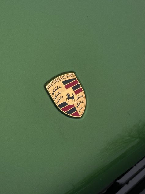 #green #porsche #vintage #aesthetic Green Car Aesthetic Wallpaper, Dark Green Porsche, Green Porsche, Porsche Vintage, Green Nature Wallpaper, Van Gogh Wallpaper, Singer Porsche, Dream Cars Jeep, Vintage Porsche