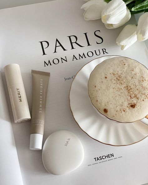 Beige Aesthetic Widget, White Beige Aesthetic, Aesthetic Cream, Aesthetic Widget, Photos Aesthetic, Parisian Life, Cream Aesthetic, Vanilla Latte, Aesthetic Coffee