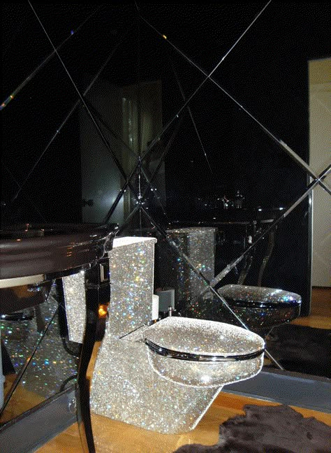 Custom Swarovski Crystal Metro Urban Toilet by Neo-Metro Diy Bling Home Decor, Bling Living Room, Interior Design Fails, Modern Toilets, Bling Home Decor, Disco Room, Bling Bathroom, High Tech Interior, Luxury Bathroom Inspiration