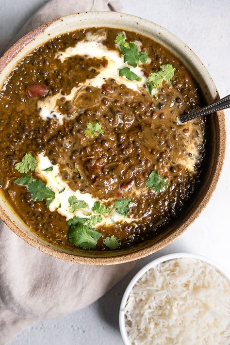 Black Lentil Curry, Vegan Dal Makhani, Vegan Dal, Dahl Recipe, Curry Easy, Lentils Vegan, Indian Lentils, Vegan Curry Recipes, Dal Makhani