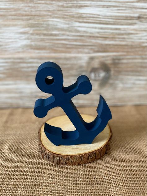 Simple Nautical Centerpieces, Anchor Decorations, Anchor Centerpiece, Deco Theme Marin, Coastal Design Ideas, Nautical Wedding Centerpieces, Nautical Table Decor, Navy Graduation, Anchor Birthday