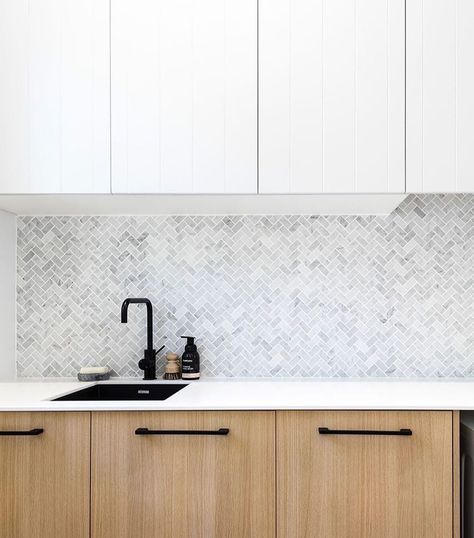 Beaumont Tiles on Instagram: “"#washdryfoldrepeat never looked so good in this beautiful laundry. The tiles look fantastic” 🤩 @active_build #IChoseBeaumonts Mosaic…” Herringbone Splashback Bathroom, Kitchen Splash Backs, Herringbone Splashback, Laundry Inspiration, Splashback Kitchen, Best Kitchen Lighting, Kitchen Splashback Tiles, Modern Laundry, Mudroom Laundry Room