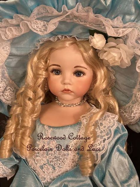 Porcelain Dolls Vintage, Porcelain Doll Aesthetic, Dolls Porcelain, Porcelain Dolls For Sale, Glass Dolls, Vintage Porcelain Dolls, Antique Porcelain Dolls, Doll Aesthetic, Dolls Vintage