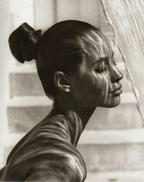 Herbert Ritts #photography. Herb Ritts, Behind Blue Eyes, Black And White Photograph, Steven Meisel, Linda Evangelista, Christy Turlington, Foto Art, Cindy Crawford, 인물 사진