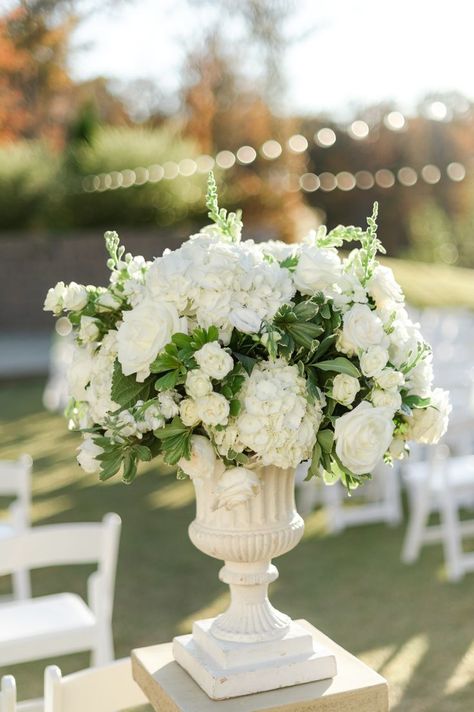 Flower Aisle Decor, Wedding Aisle Ideas, Flower Aisle, Aisle Ideas, Wedding Day Decor, Elegant Wedding Themes, Neutral Wedding Flowers, Wedding Isles, Altar Arrangement