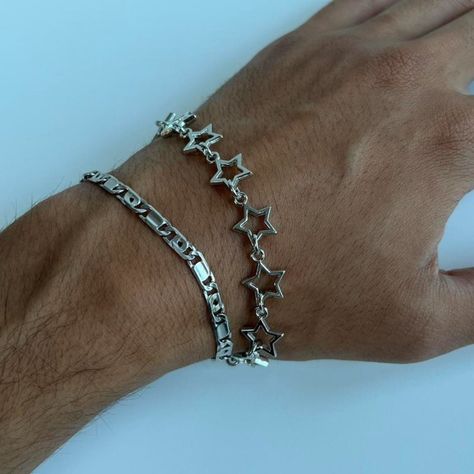 Y2k 2000s Style Star-Stacked Cute Goth Grunge Silver Bracelet These Chains Are Unisex! Adjustable Length 8.5in Length Brand New Accessories Grunge, Guy Jewelry, Chains Aesthetic, Y2k Star, 2000s Style, Grunge Accessories, Y2k Accessories, Grunge Jewelry, Mens Silver Jewelry