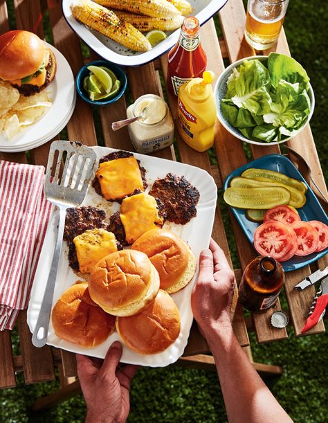 Hosting A Summer BBQ? Here Are Our Best Burgers & Sides - House & Home Burger Sides, Summer Burgers, Vegetable Chow Mein, Smash Burgers, Best Burgers, Culture Food, Bbq Beef, Smash Burger, Juicy Steak