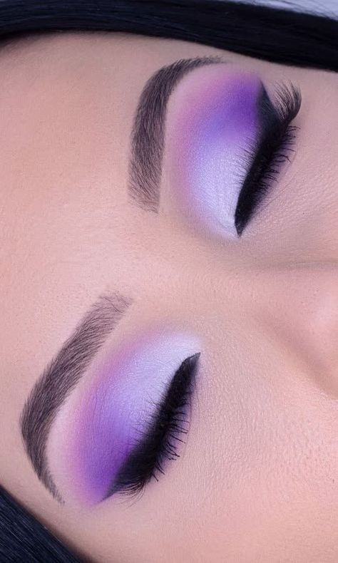 Formal Purple Makeup, Elegant Purple Eye Makeup, Sweet 16 Makeup Lavender, Purple Quince Eye Makeup, Light Blue And Purple Eye Makeup, Prom Make Up Purple, Lavander Eyeshadow Look, Light Purple Smokey Eye Makeup, Light Purple Prom Makeup Looks