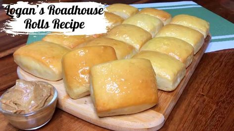 Today, I was really excited to share my recent experiments on the delicious and hearty recipe of Logan’s Roadhouse Rolls Recipe. This one is made by myself by Logans Roadhouse Rolls Recipe, Roadhouse Rolls Recipe, Pasta Dinner Ideas, Logans Roadhouse, Roadhouse Rolls, Rolls Easy, Baked Rolls, Yeast Rolls, Dinner Rolls Recipe