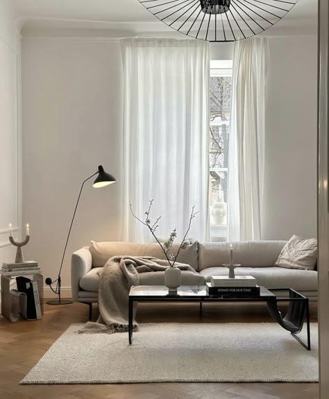 Interior Design Per La Casa, White Interior Design, Living Room Scandinavian, Scandinavian Interior Design, Home Design Living Room, Studio Interior, Apartment Decor Inspiration, Design Del Prodotto, Apartment Inspiration