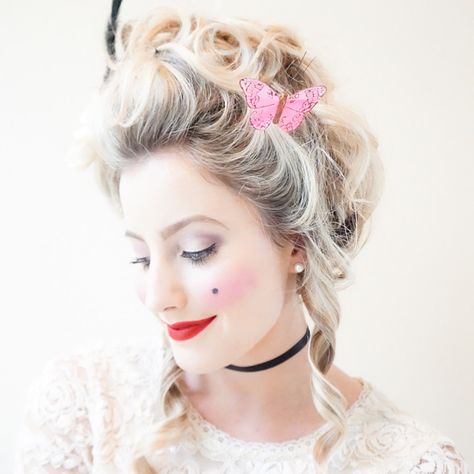 Makeup + Hair Tutorial: Marie Antoinette Halloween Look Marie Antoinette Costume Diy, Sophia Copolla, 18th Century Makeup, Marie Antoinette Hairstyle, Marie Antoinette Makeup, Marie Antoinette Costume Halloween, Marie Antoinette Hair, 18th Century Hair, Marie Antoinette Costume