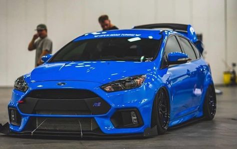 Ford Focus RS! 💙❤️🔥😍😍😳😳😳 Ford Focus Hatchback, Ford Rs, Ford Fiesta St, Ford Focus Rs, Focus Rs, Ford Car, Ford Focus St, Pimped Out Cars, Street Racing Cars