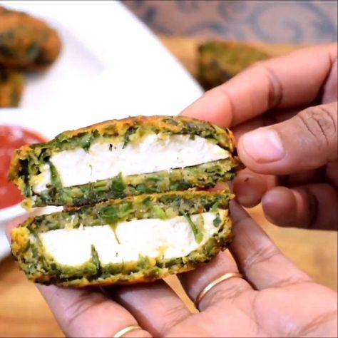 Paneer Dishes Starters, Paneer Cutlet, Vegetable Cutlets, Aloo Recipes, Indian Appetizers, Yum Recipes, Easy Appetizers, Chaat Recipe, Vegetarian Snacks Recipes