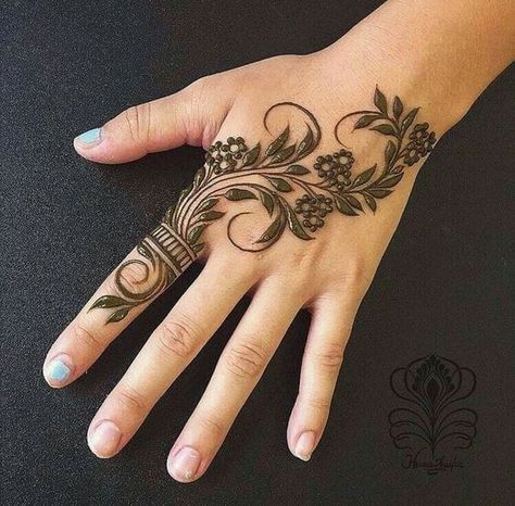 Henna Palm, Mehndi Designs Finger, Henna Hand Designs, Henne Tattoo, Arabic Henna Designs, Floral Henna Designs, Tato Henna, Eid Mehndi Designs, Henna Tattoo Hand