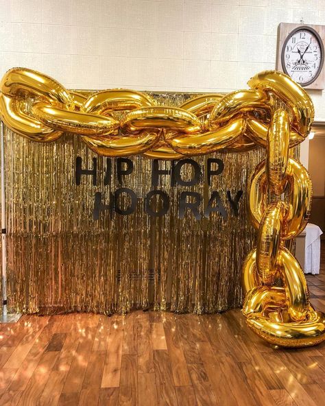 Middle Creations on Instagram: “A Hip Hop party to celebrate a 16th birthday party for two amazing young men. Thank you to @jonesn2hair for letting us be apart of your…” 80s Hip Hop Party Decorations, Gold Chain Balloons, Linked Balloons, 90 Theme Party, Hip Hop Party Theme Decoration, Link Balloons Decoration, 90s Hip Hop Party Decorations, Retro Theme Party Decoration, 80s Hip Hop Party