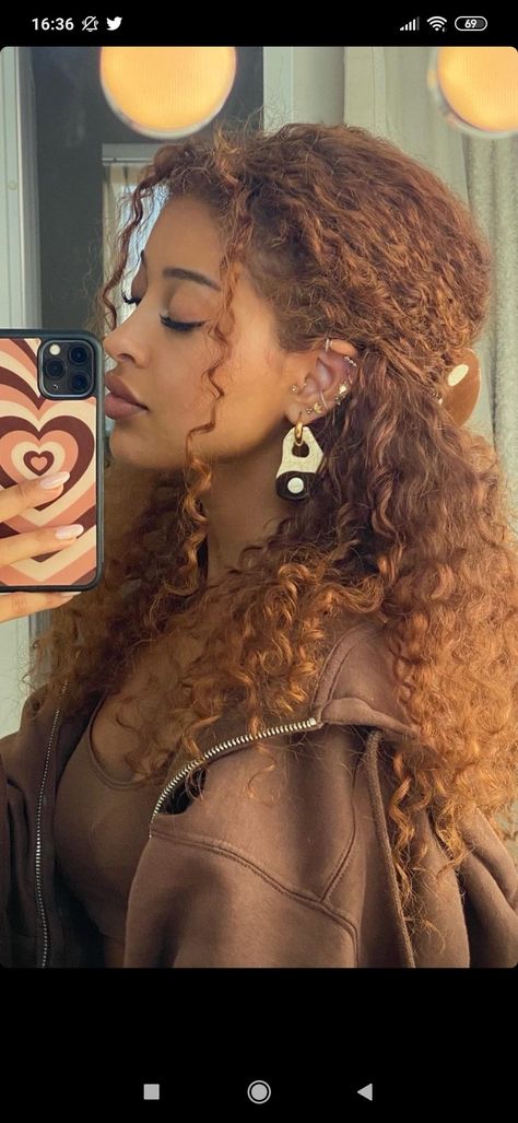 Ginger Blonde Hair, Ginger Brown Hair, Pelo Color Borgoña, Curly Ginger Hair, Blonde Highlights Curly Hair, Copper Brown Hair, Cheveux Oranges, Amber Hair, Dyed Curly Hair