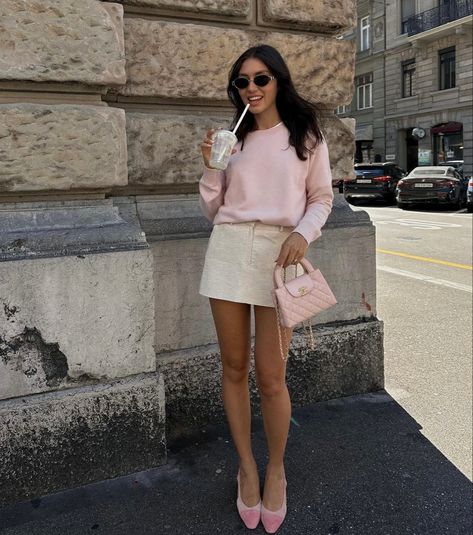 #lookbook #skirt #summer #outfitideas Pink Outfit Skirt, Chic Outfit Summer, Milena Karl, F1 Fashion, Casual Chic Outfit Summer, Itgirl Aesthetic, Bag Styling, Skirt And Sweater, Girly Vibes