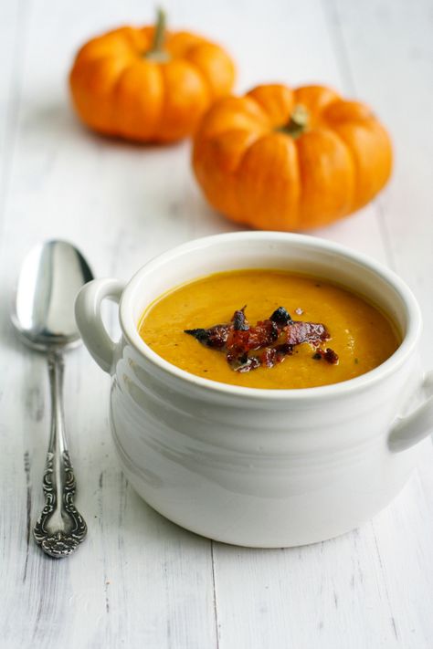 Nothing says fall like butternut squash soup! This version is extra special with the addition of apples and bacon. Squash Apple Soup, Butternut Squash Apple Soup, Soup With Bacon, Butternut Squash Apple, Dairy Free Soup, Apple Soup, Easy Thanksgiving Recipes, Butternut Squash Soup, Squash Soup