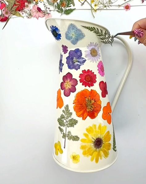 How to Make a Pressed Flower Vase Pressed Flower Vase, Pressed Flower Crafts, Flowers In Jars, Handmade Tags, Flower Ring, Beautiful Table, Design Element, Ceramic Vase, Pressed Flowers