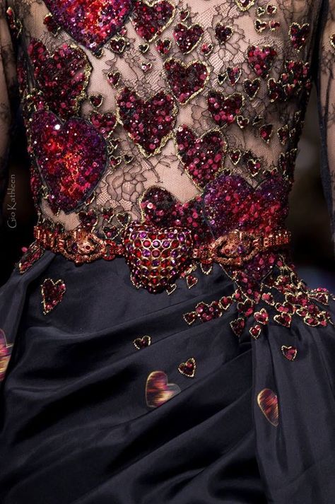 Fashion Design Inspiration, Elie Saab Fall, Elie Saab Couture, Couture Embroidery, Couture Mode, Couture Details, Zuhair Murad, Dolce E Gabbana, Embroidery Fashion