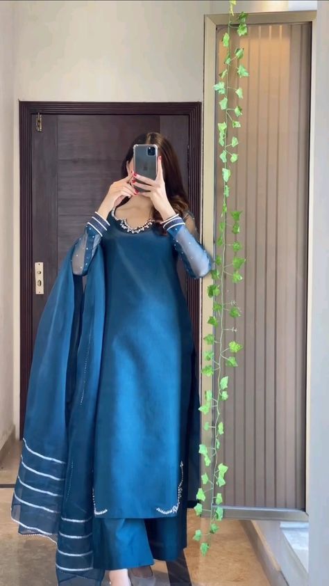 Informal Clothes, Pakistani Kurti, Budget Makeup, Desi Vibes, Simple Dress Casual, Bmw 320d, Asian Style Dress, Simple Dressing, Insta Reels